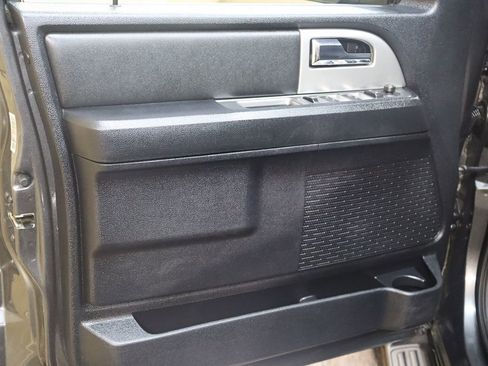 Used 2016 Ford Expedition EL XLT w/ Equipment Group 202A image 31