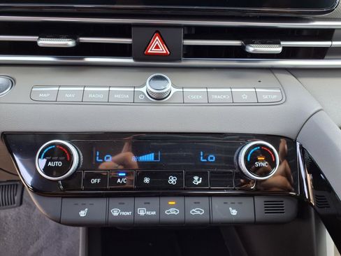 New 2025 Hyundai Elantra SEL image 21