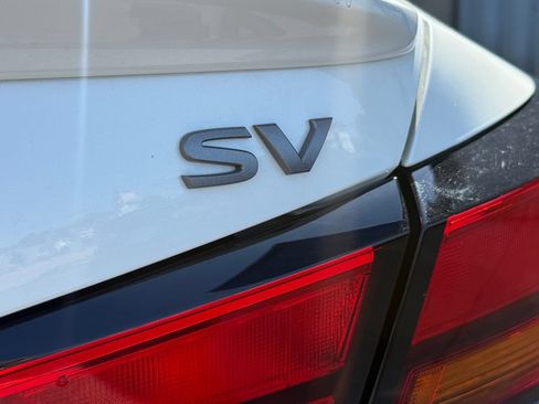 Used 2023 Nissan Altima 2.5 SV w/ SV Premium Package FWD image 14