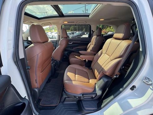 Used 2024 Subaru Ascent Touring AWD/4WD image 12