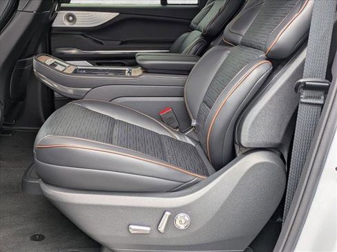 New 2025 Lincoln Navigator L Black Label image 14