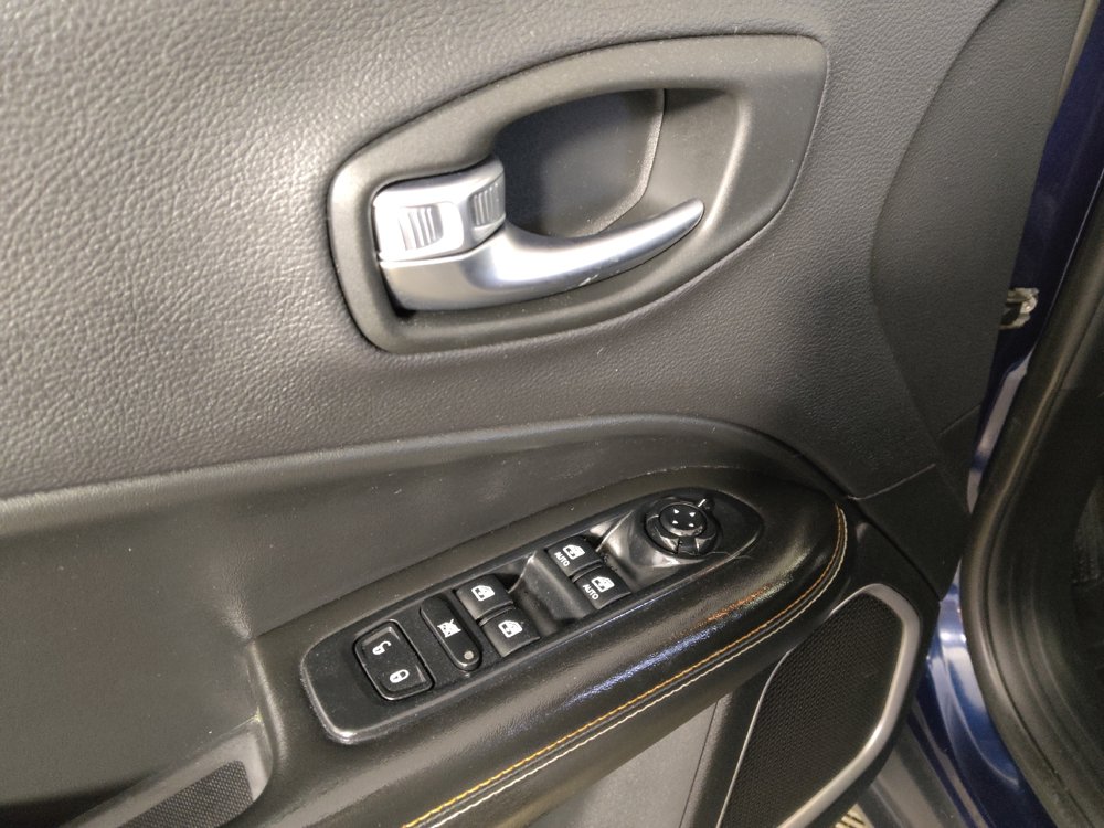 Used 2018 Jeep Compass Latitude w/ Cold Weather Group AWD/4WD image 27