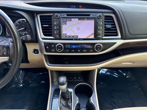Used 2016 Toyota Highlander Limited AWD/4WD image 21