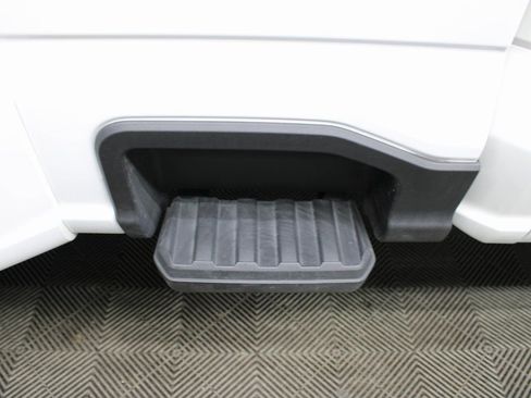 Used 2025 Ford F450 Platinum w/ FX4 Off-Road Package image 42