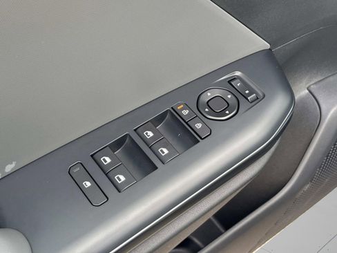 New 2025 Kia K4 LX image 19