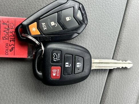 Used 2016 Toyota Highlander Plus image 21