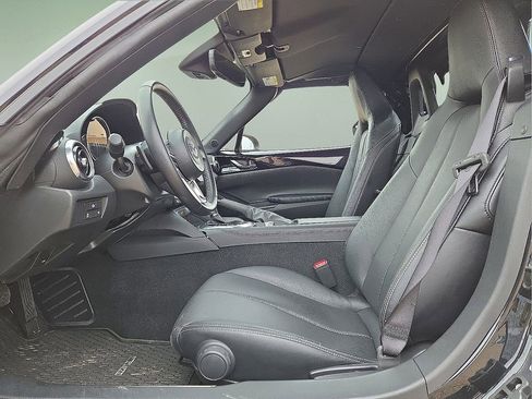 Used 2024 MAZDA MX-5 Miata RF Grand Touring w/ Weather Package image 17