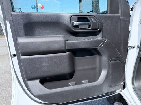 Used 2025 Chevrolet Silverado 2500 Custom w/ Custom Value Package image 27