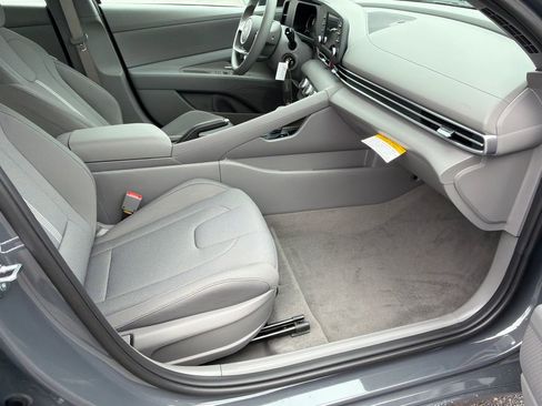 New 2026 Hyundai Elantra SE image 13
