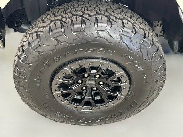 New 2026 Ford Bronco Raptor w/ Interior Carbon Fiber Pack AWD/4WD image 32