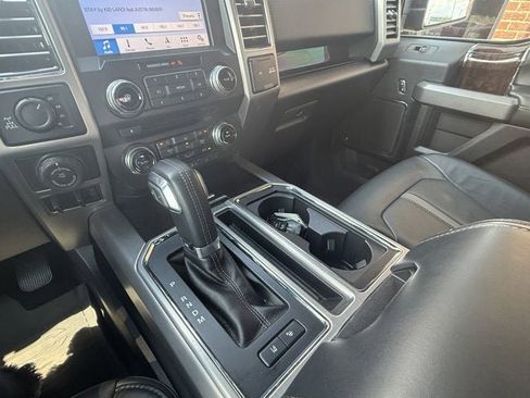 Used 2017 Ford F150 Platinum w/ Equipment Group 701A Luxury AWD/4WD image 26