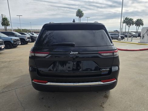 Used 2023 Jeep Grand Cherokee Limited image 4