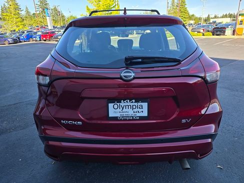 Used 2023 Nissan Kicks SV w/ Interior Electronics Package FWD image 5