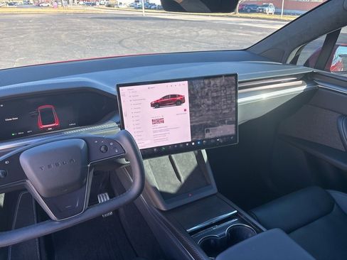 Used 2023 Tesla Model X Plaid image 9