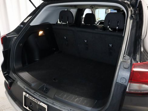 Used 2025 Chevrolet TrailBlazer LT AWD/4WD image 14
