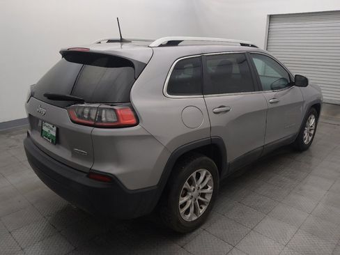 Used 2019 Jeep Cherokee Latitude w/ Popular Appearance Group image 9