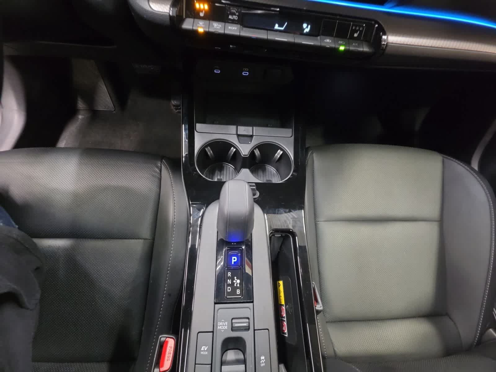 Used 2024 Toyota Prius XLE AWD/4WD image 16