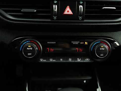 Used 2024 Kia Forte GT-Line w/ GT-Line Premium Package image 24