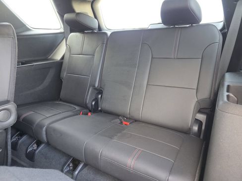 Used 2023 Chevrolet Traverse RS w/ LPO, Floor Liner Package AWD/4WD image 27