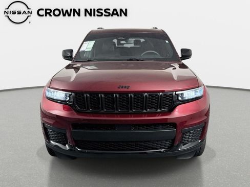 Used 2023 Jeep Grand Cherokee L Altitude AWD/4WD image 2