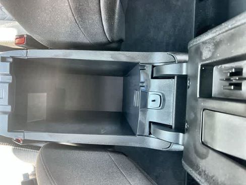Used 2024 Chevrolet Equinox LS FWD image 27