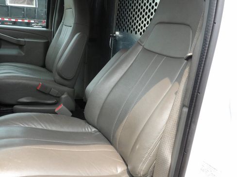 Used 2020 GMC Savana 2500 Extended w/ Driver Convenience Package RWD image 15