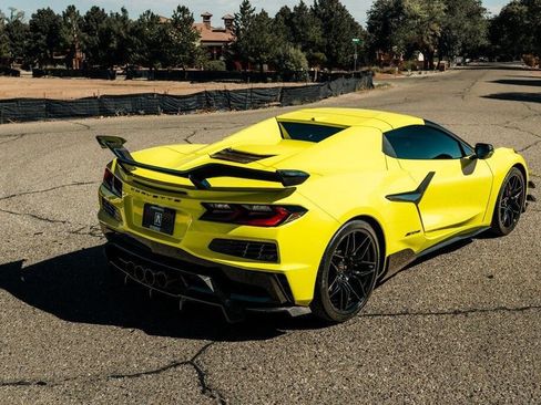 Used 2024 Chevrolet Corvette Z06 RWD image 19