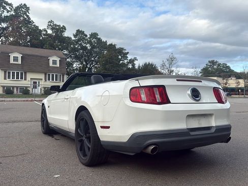 Used 2010 Ford Mustang GT Premium image 5