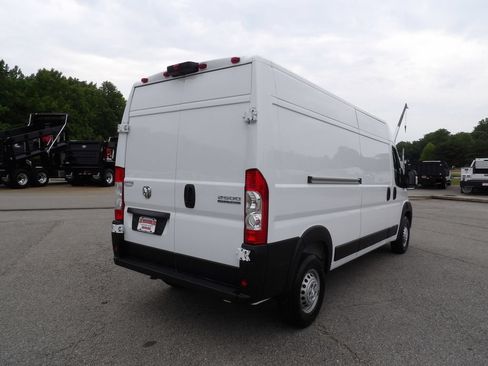 Used 2024 RAM ProMaster 2500 w/ Convenience Group FWD image 7