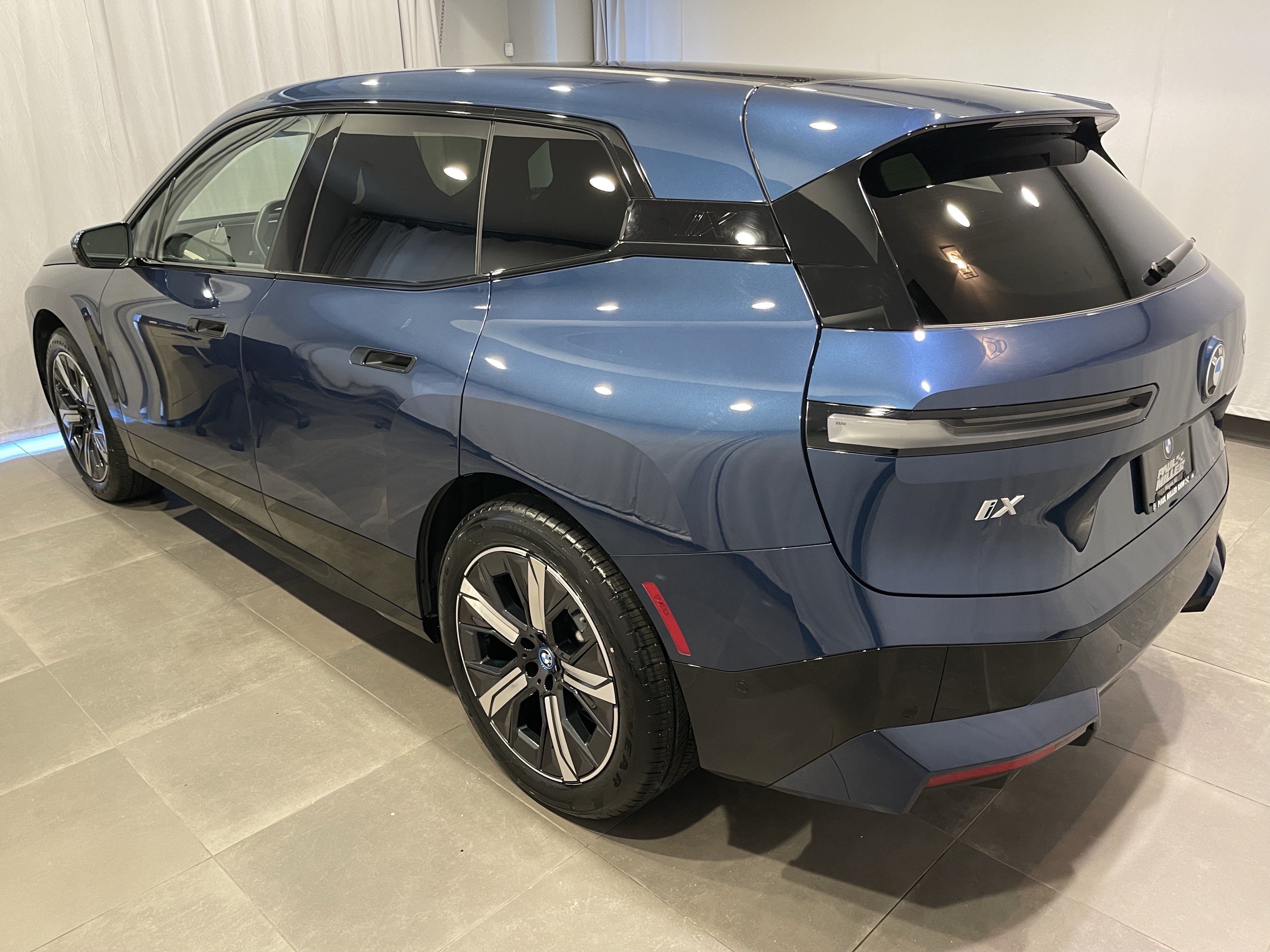 Certified 2024 BMW iX xDrive50 w/ Sport Package AWD/4WD image 4