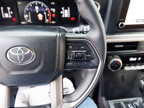 Used 2025 Toyota 4Runner Limited image 22