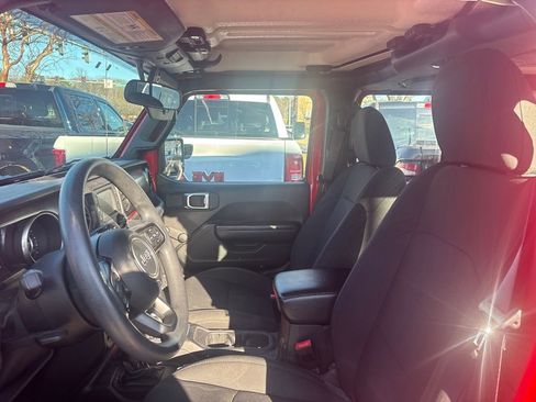 Used 2018 Jeep Wrangler Unlimited Sport image 7