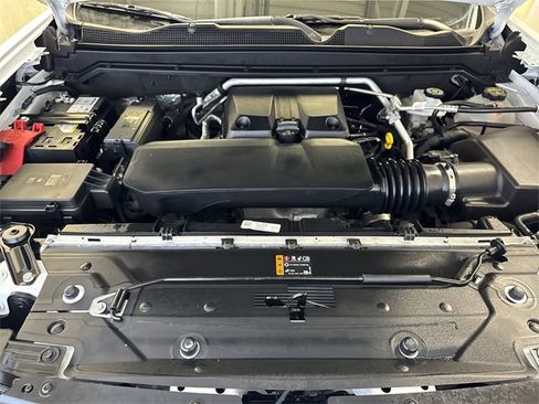 Used 2024 Chevrolet Colorado Z71 w/ Z71 Convenience Package 2 image 29