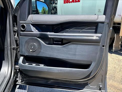 Used 2019 Ford Expedition Platinum AWD/4WD image 23