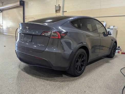 Used 2021 Tesla Model Y Long Range AWD/4WD image 3