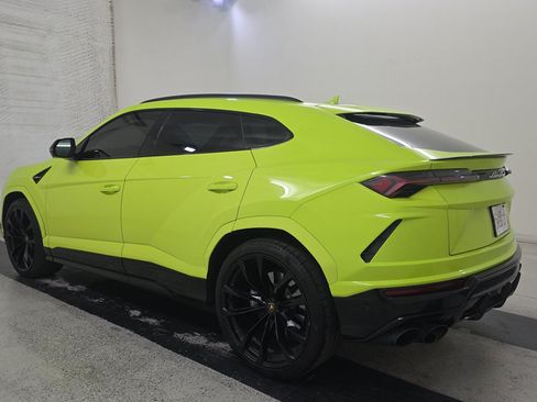 Used 2022 Lamborghini Urus AWD/4WD image 3