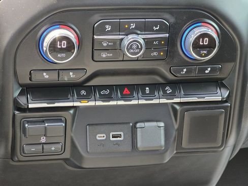 Used 2021 Chevrolet Silverado 1500 RST AWD/4WD image 17