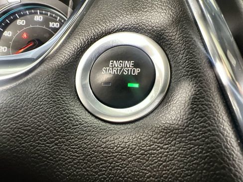 Certified 2023 Chevrolet Traverse LT w/ LT Premium Package AWD/4WD image 17