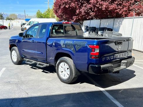 Used 2022 Nissan Frontier SV w/ Graphics Package image 5