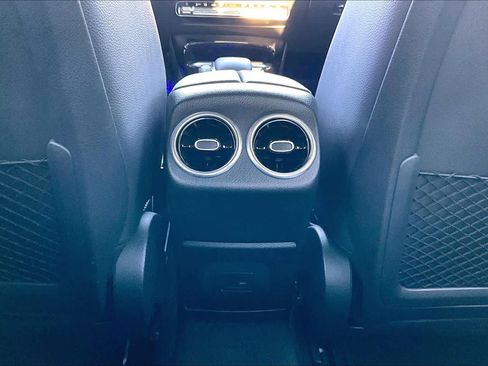 Used 2023 Mercedes-Benz CLA 250 image 33