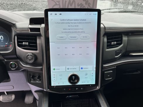 Used 2022 Ford Expedition Platinum image 20