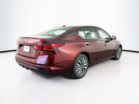 Used 2024 Nissan Altima 2.5 SV image 9