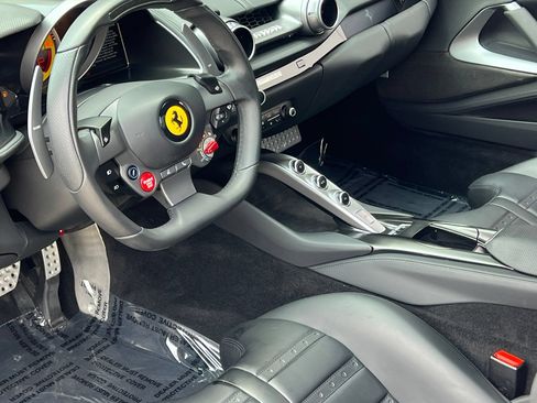 Used 2020 Ferrari 812 Superfast RWD image 2