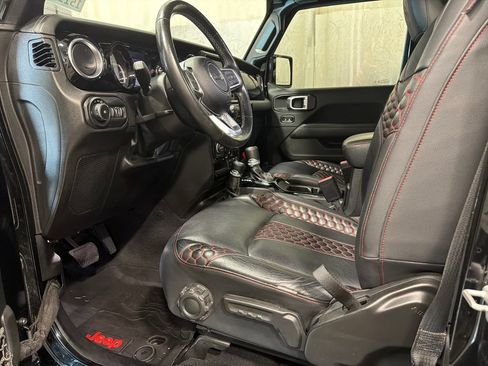 Used 2022 Jeep Wrangler Unlimited Sahara w/ Cold Weather Group AWD/4WD image 3