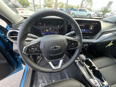 Used 2025 Chevrolet Trax ACTIV w/ Driver Confidence Package image 11