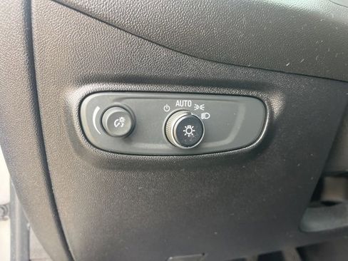 Used 2018 Chevrolet Equinox LT image 22