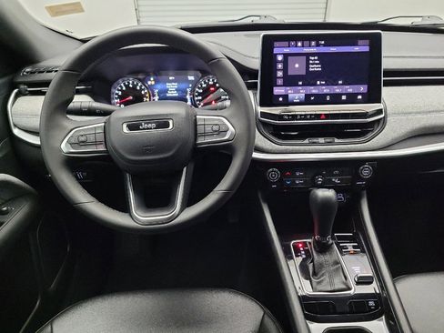 Used 2024 Jeep Compass Latitude w/ Altitude Special Edition image 22