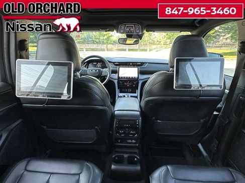 Used 2024 Jeep Grand Cherokee L Limited w/ Black Appearance Package AWD/4WD image 13