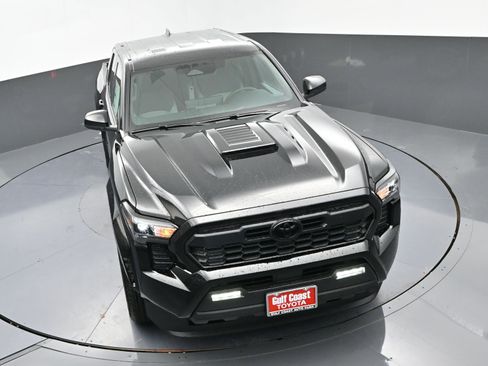 Certified 2025 Toyota Tacoma TRD Sport image 32