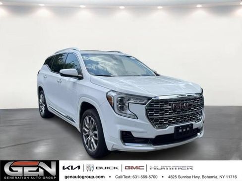 Used 2023 GMC Terrain Denali w/ Denali Premium Package AWD/4WD image 1